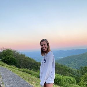 Meet your Posher, Elizabeth